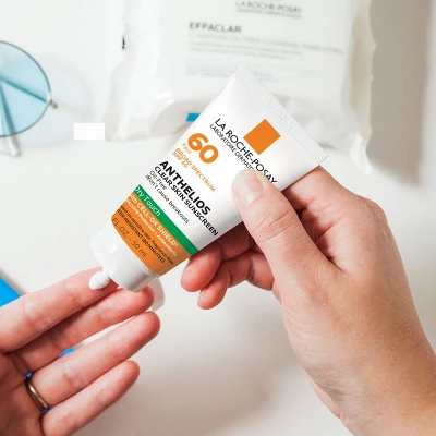 LA ROCHE-POSAY La Roche Posay Anthelios Clear Skin Fast Drying Face Sunscreen For Acne Prone Skin - SPF 60 - 1.7oz - Image 5